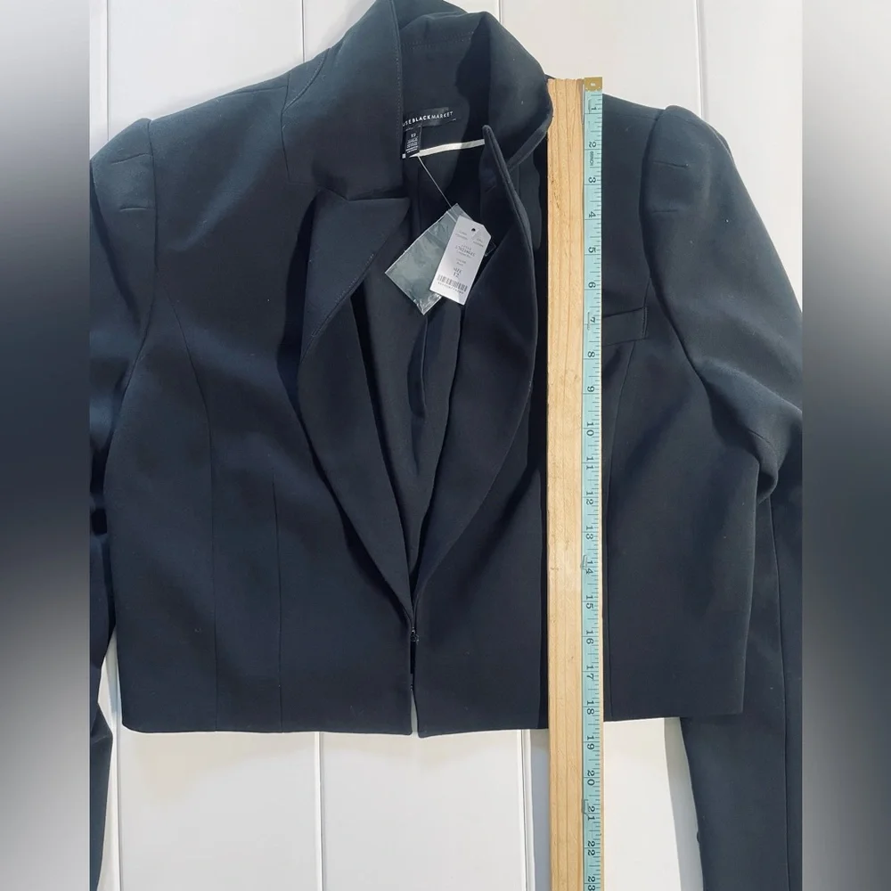 White House Black Market Black Cropped Blazer Suit Jacket, New with Tags, Sz 12 - Picture 7 of 7